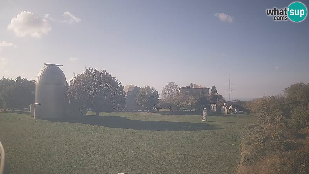 Webcam en direct de l’Observatoire de Višnjan – Explorez le ciel, les astéroïdes, les comètes et les météoroïdes