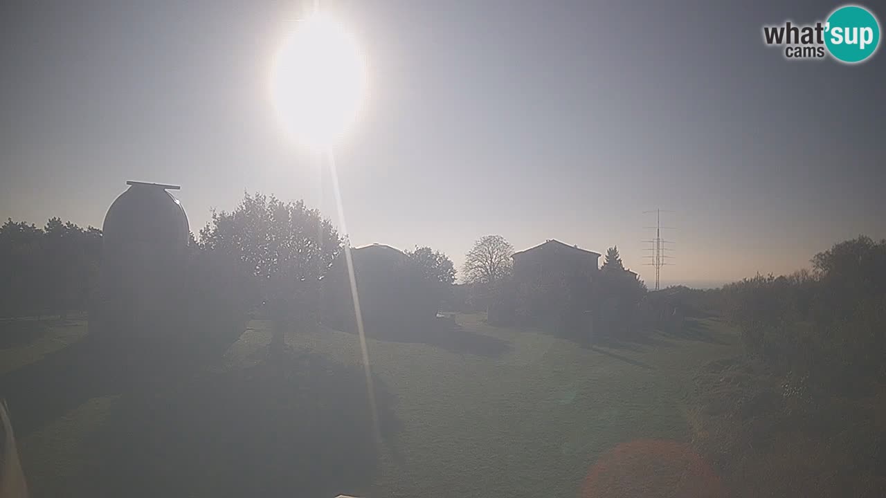 Višnjan-Observatorium Live Webcam – Explore the Sky, Asteroids, Comets, and Meteoroids