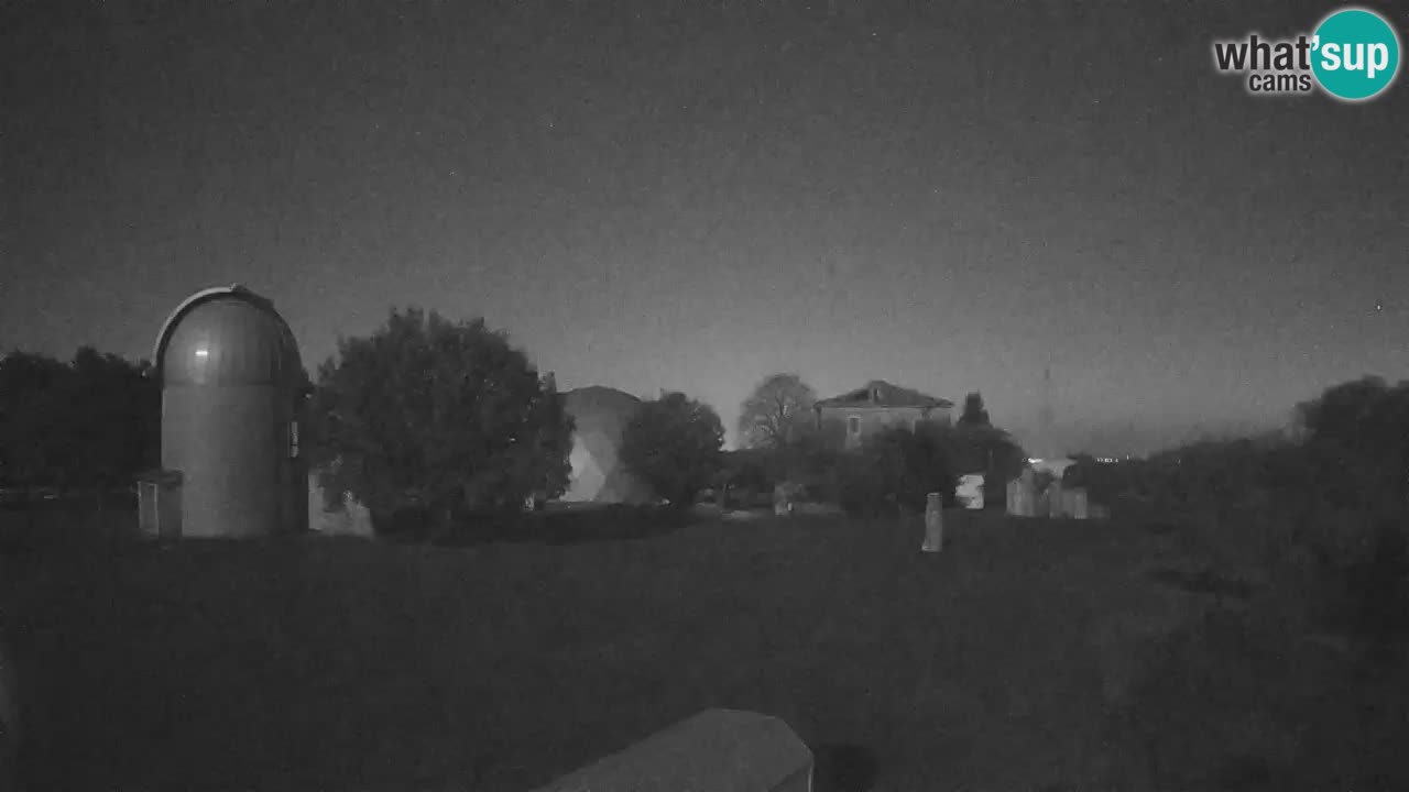 Observatorij Višnjan spletna kamera – Odkrivajte nebo, asteroide, komete in meteorite