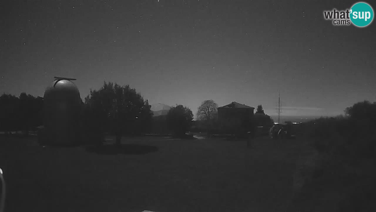 Višnjan-Observatorium Live Webcam – Explore the Sky, Asteroids, Comets, and Meteoroids