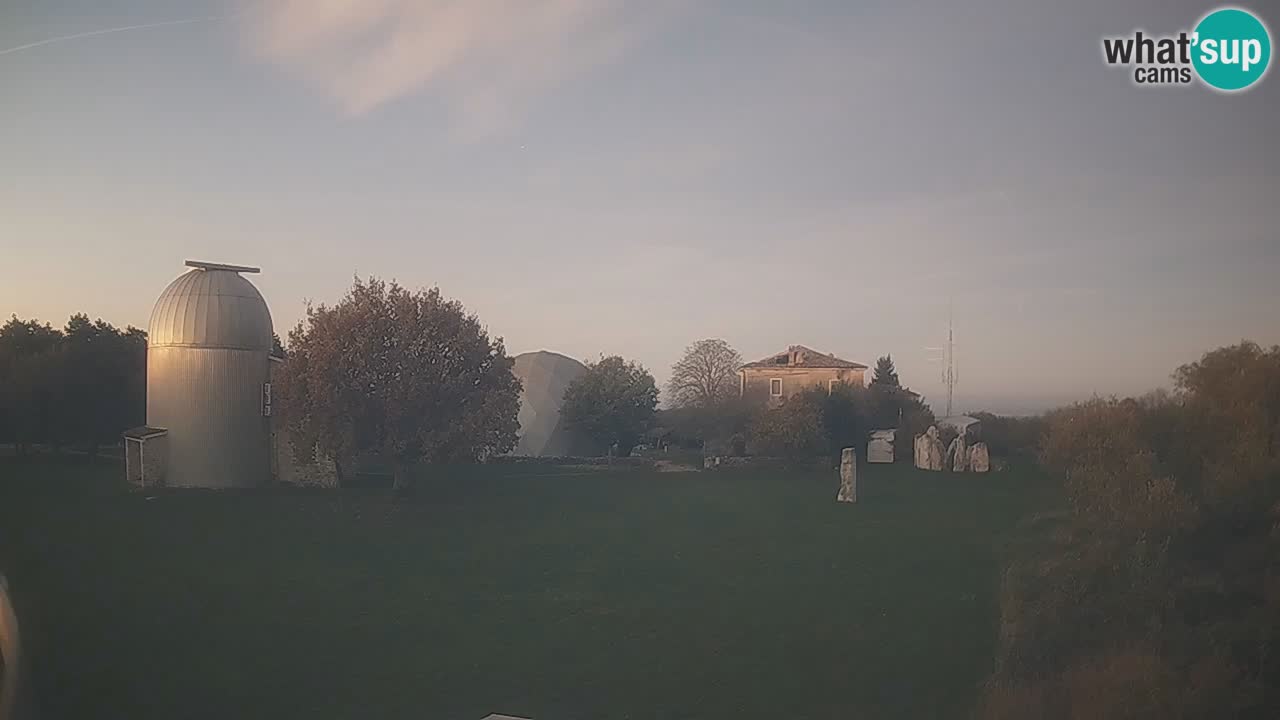 Cámara web en vivo del Observatorio de Višnjan: explora el cielo, los asteroides, cometas y meteoroides