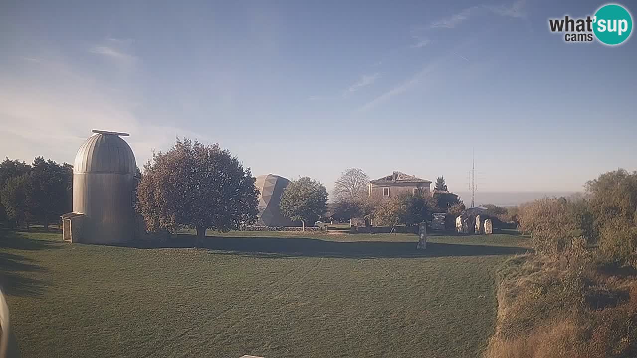 Cámara web en vivo del Observatorio de Višnjan: explora el cielo, los asteroides, cometas y meteoroides