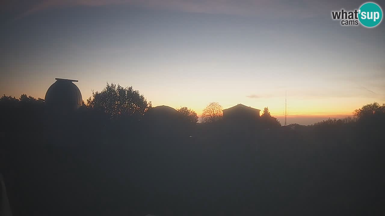 Cámara web en vivo del Observatorio de Višnjan: explora el cielo, los asteroides, cometas y meteoroides