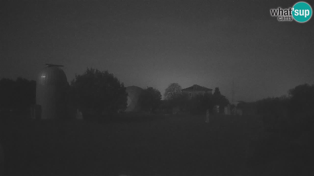 Webcam en direct de l’Observatoire de Višnjan – Explorez le ciel, les astéroïdes, les comètes et les météoroïdes