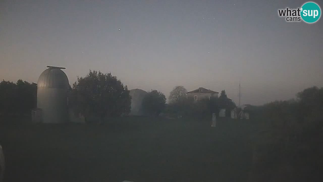 Cámara web en vivo del Observatorio de Višnjan: explora el cielo, los asteroides, cometas y meteoroides