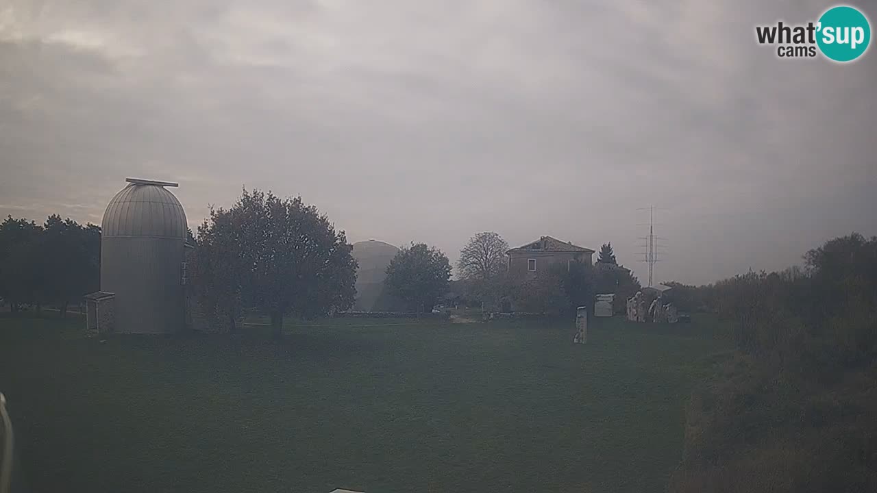 Višnjan-Observatorium Live Webcam – Explore the Sky, Asteroids, Comets, and Meteoroids