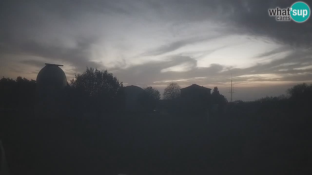 Webcam live dell’Osservatorio di – Esplora il cielo, gli asteroidi, i comete e i meteoroidi.