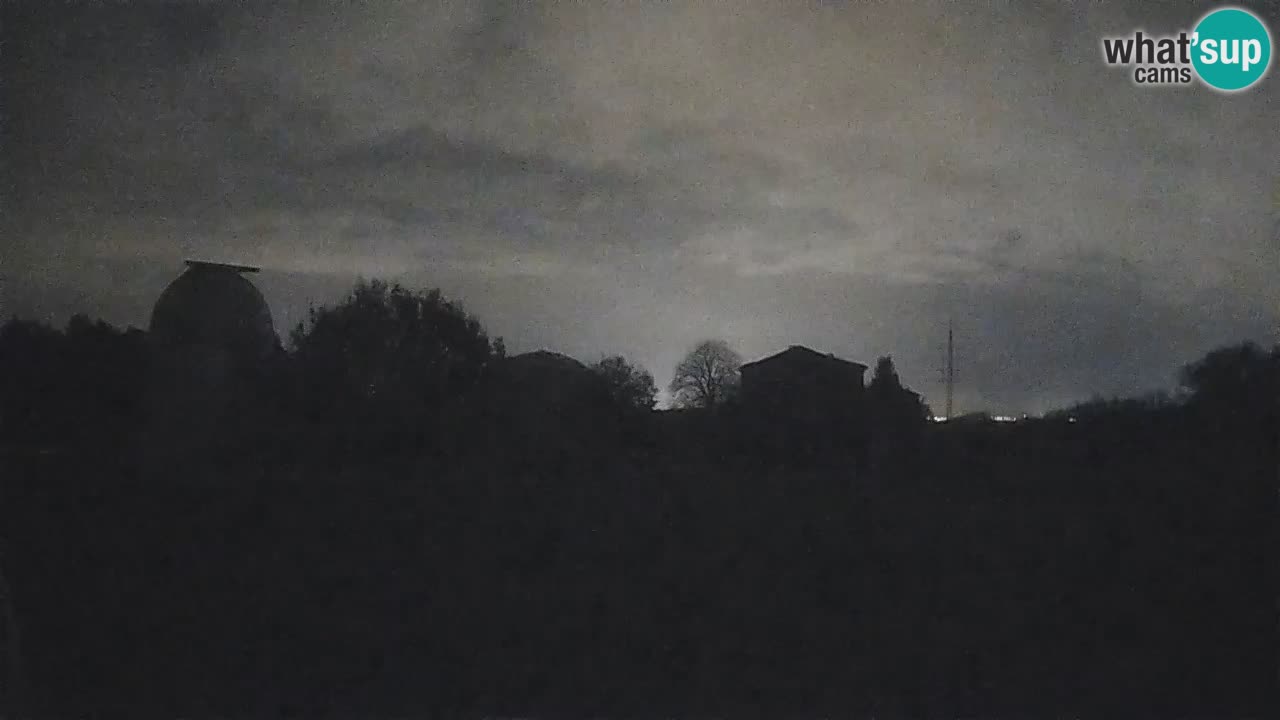 Observatorij Višnjan spletna kamera – Odkrivajte nebo, asteroide, komete in meteorite