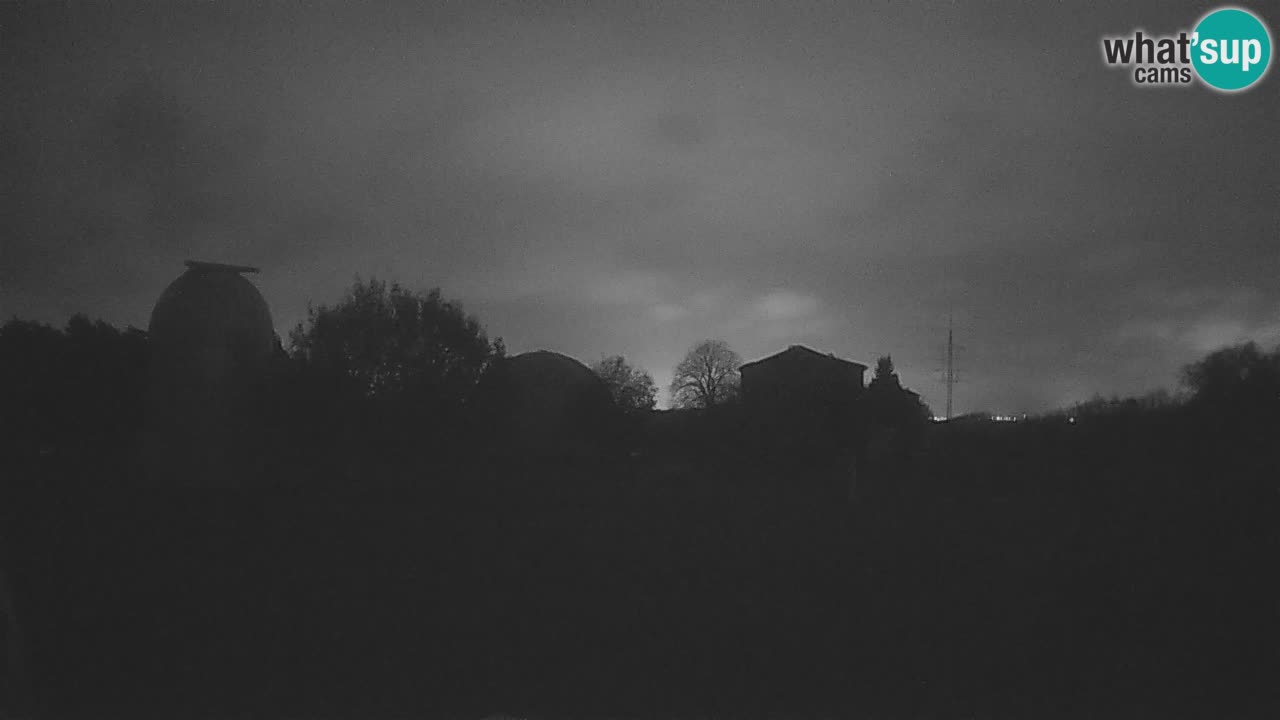 Observatorij Višnjan spletna kamera – Odkrivajte nebo, asteroide, komete in meteorite