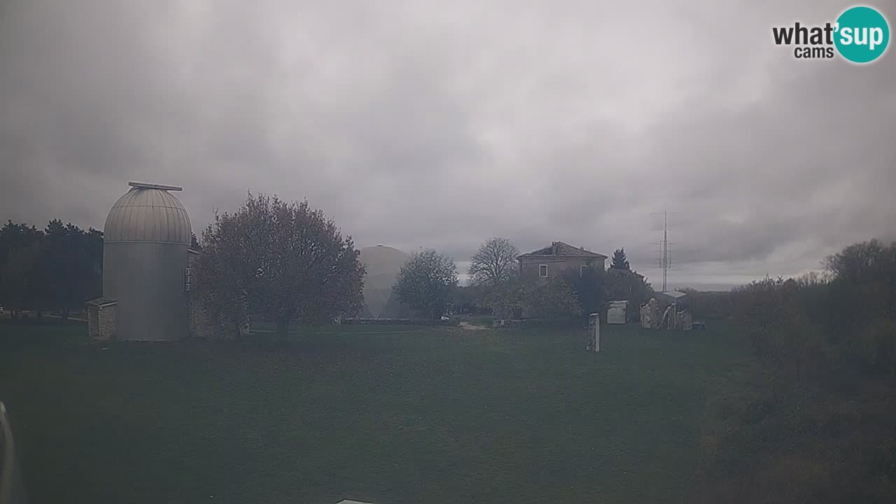 Webcam live dell’Osservatorio di – Esplora il cielo, gli asteroidi, i comete e i meteoroidi.