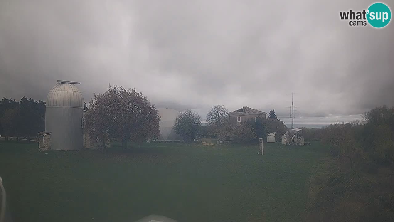 Webcam live dell’Osservatorio di – Esplora il cielo, gli asteroidi, i comete e i meteoroidi.