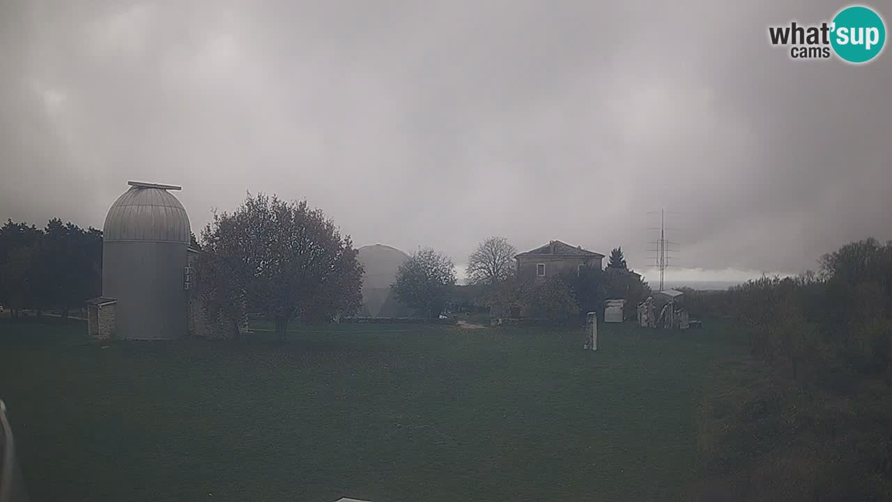 Webcam live dell’Osservatorio di  – Esplora il cielo, gli asteroidi, i comete e i meteoroidi.