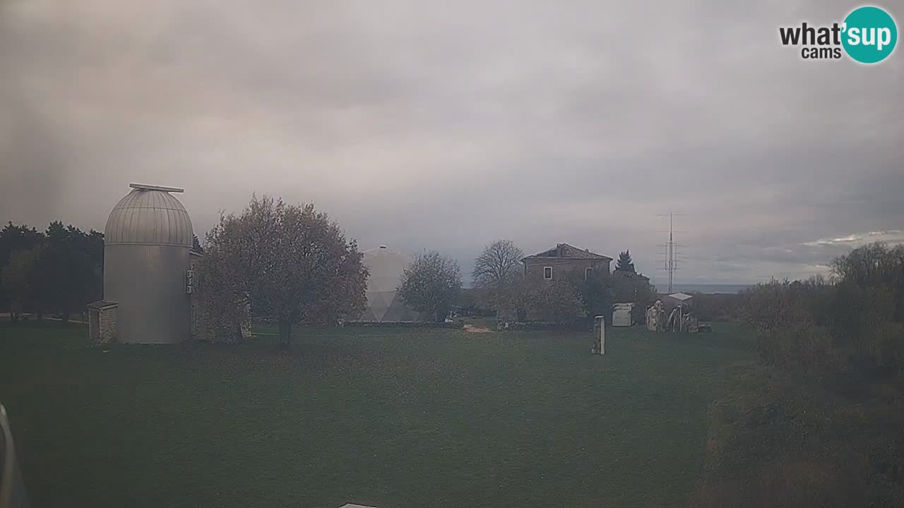 Višnjan-Observatorium Live Webcam – Explore the Sky, Asteroids, Comets, and Meteoroids