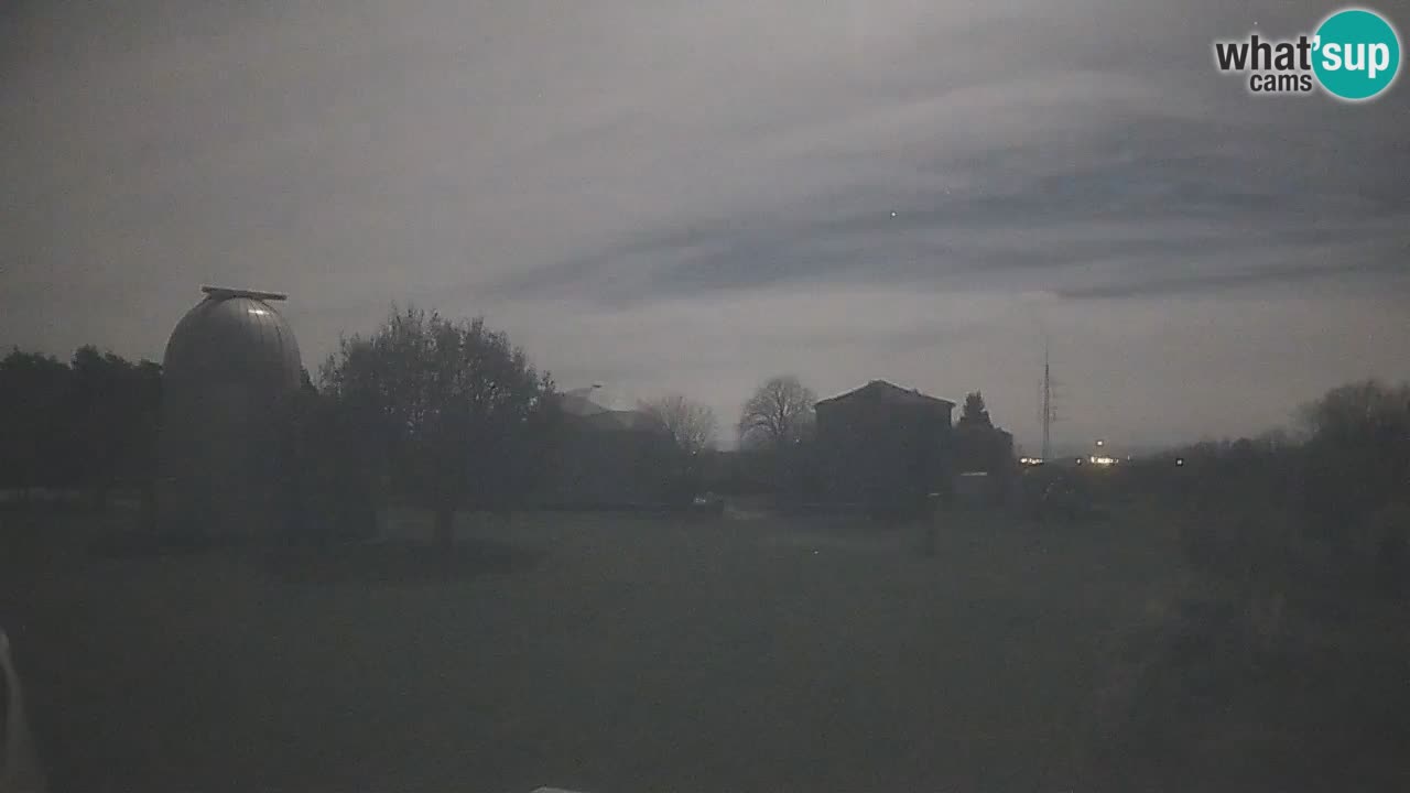 Webcam live dell’Osservatorio di – Esplora il cielo, gli asteroidi, i comete e i meteoroidi.