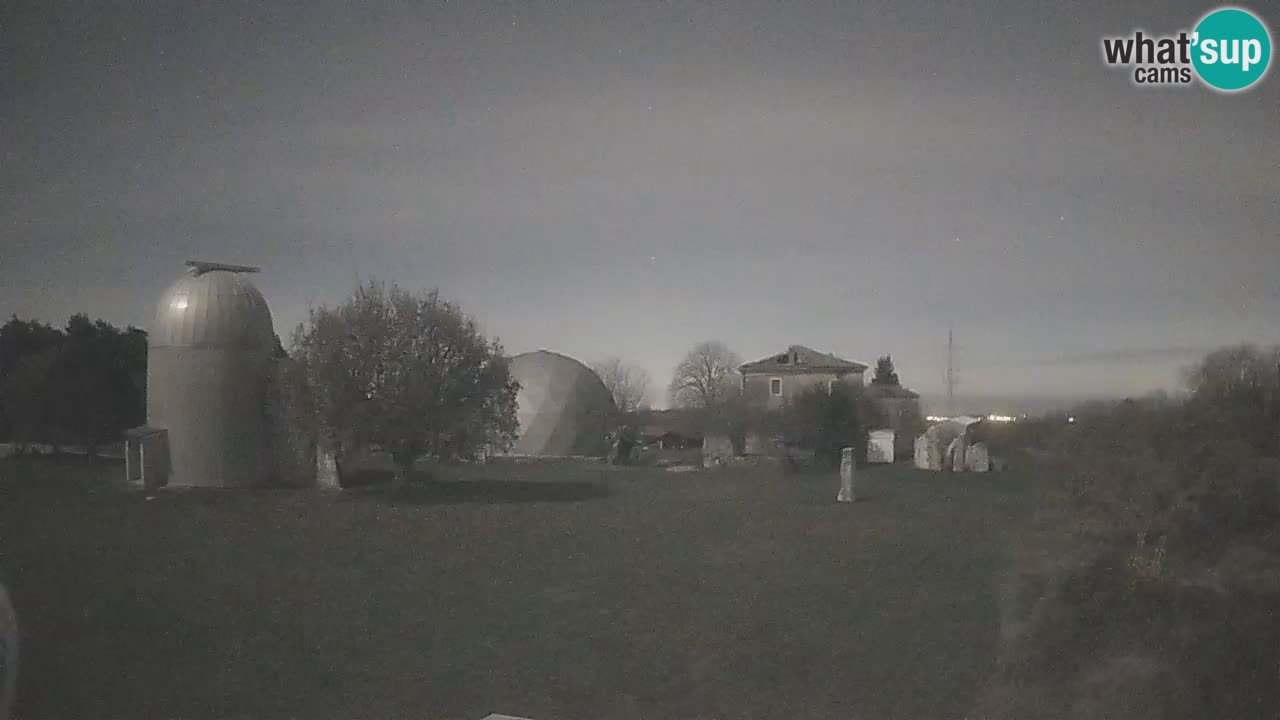 Cámara web en vivo del Observatorio de Višnjan: explora el cielo, los asteroides, cometas y meteoroides