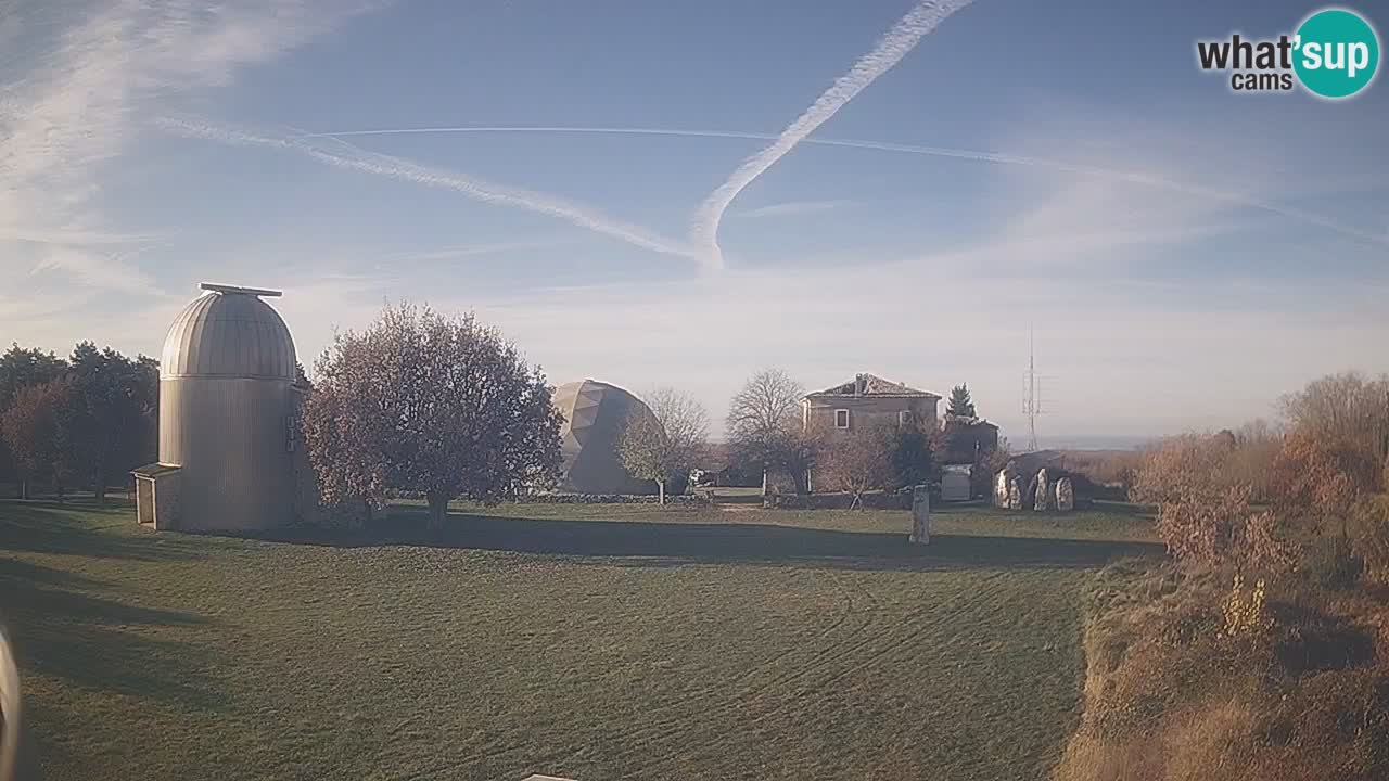 Webcam en direct de l’Observatoire de Višnjan – Explorez le ciel, les astéroïdes, les comètes et les météoroïdes