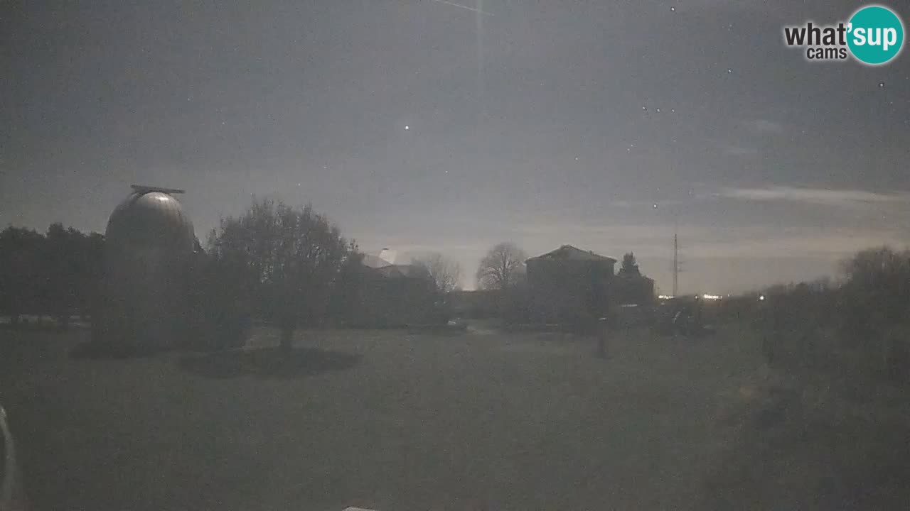 Webcam en direct de l’Observatoire de Višnjan – Explorez le ciel, les astéroïdes, les comètes et les météoroïdes