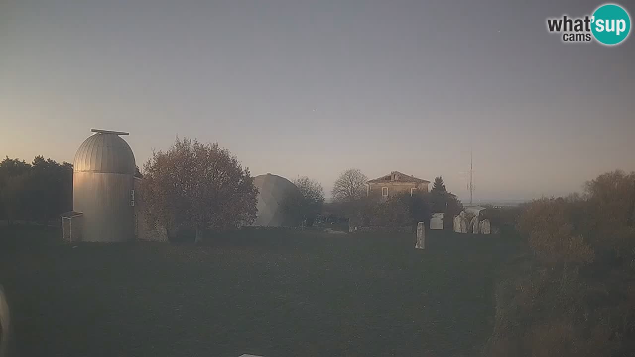 Observatorij Višnjan spletna kamera – Odkrivajte nebo, asteroide, komete in meteorite