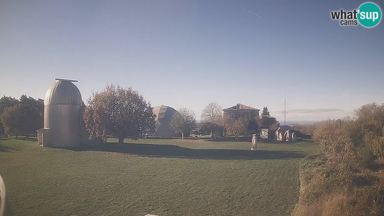 Webcam en direct de l’Observatoire de Višnjan – Explorez le ciel, les astéroïdes, les comètes et les météoroïdes