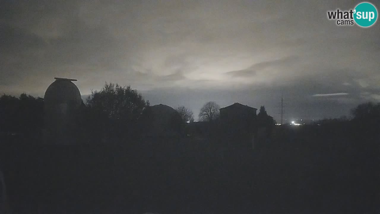 Webcam en direct de l’Observatoire de Višnjan – Explorez le ciel, les astéroïdes, les comètes et les météoroïdes