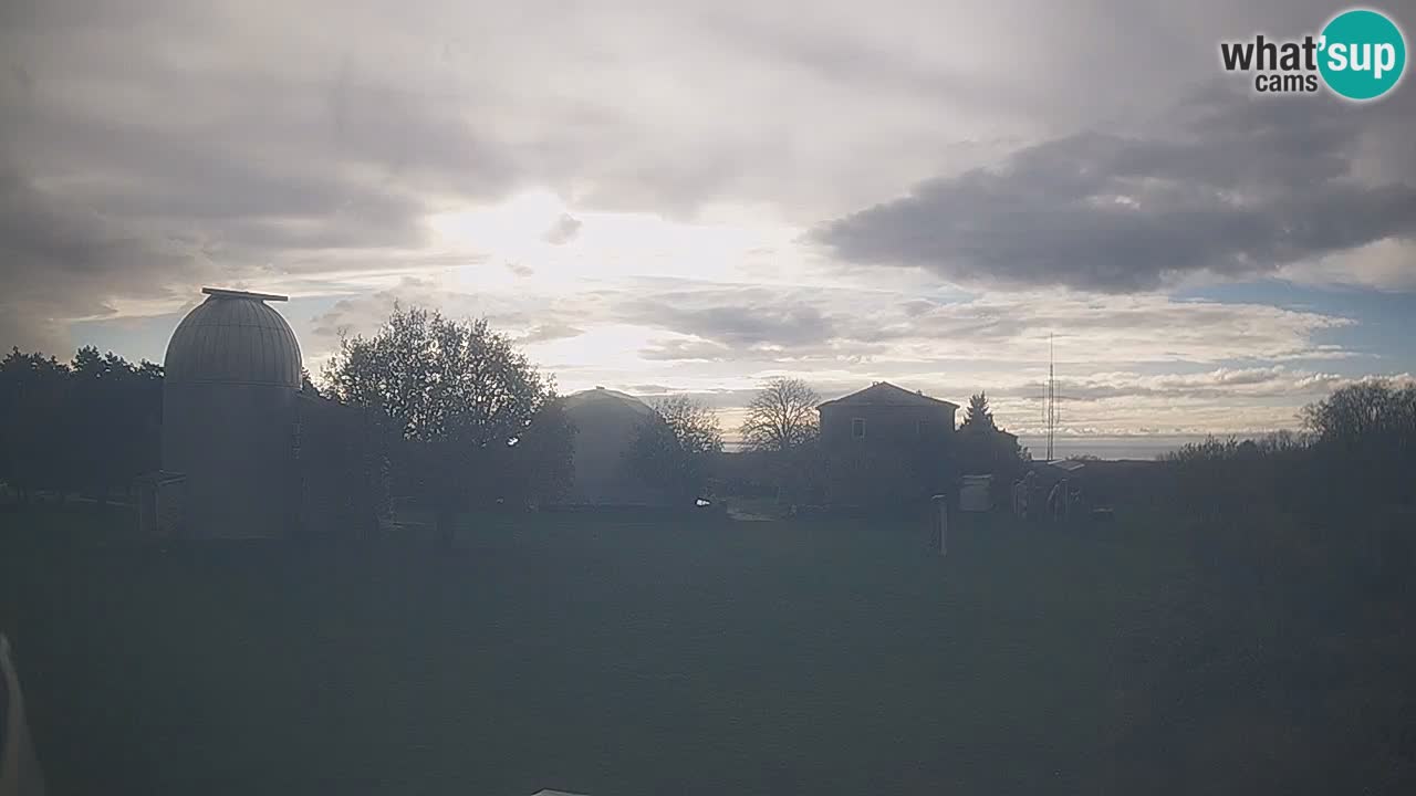 Observatorij Višnjan spletna kamera – Odkrivajte nebo, asteroide, komete in meteorite