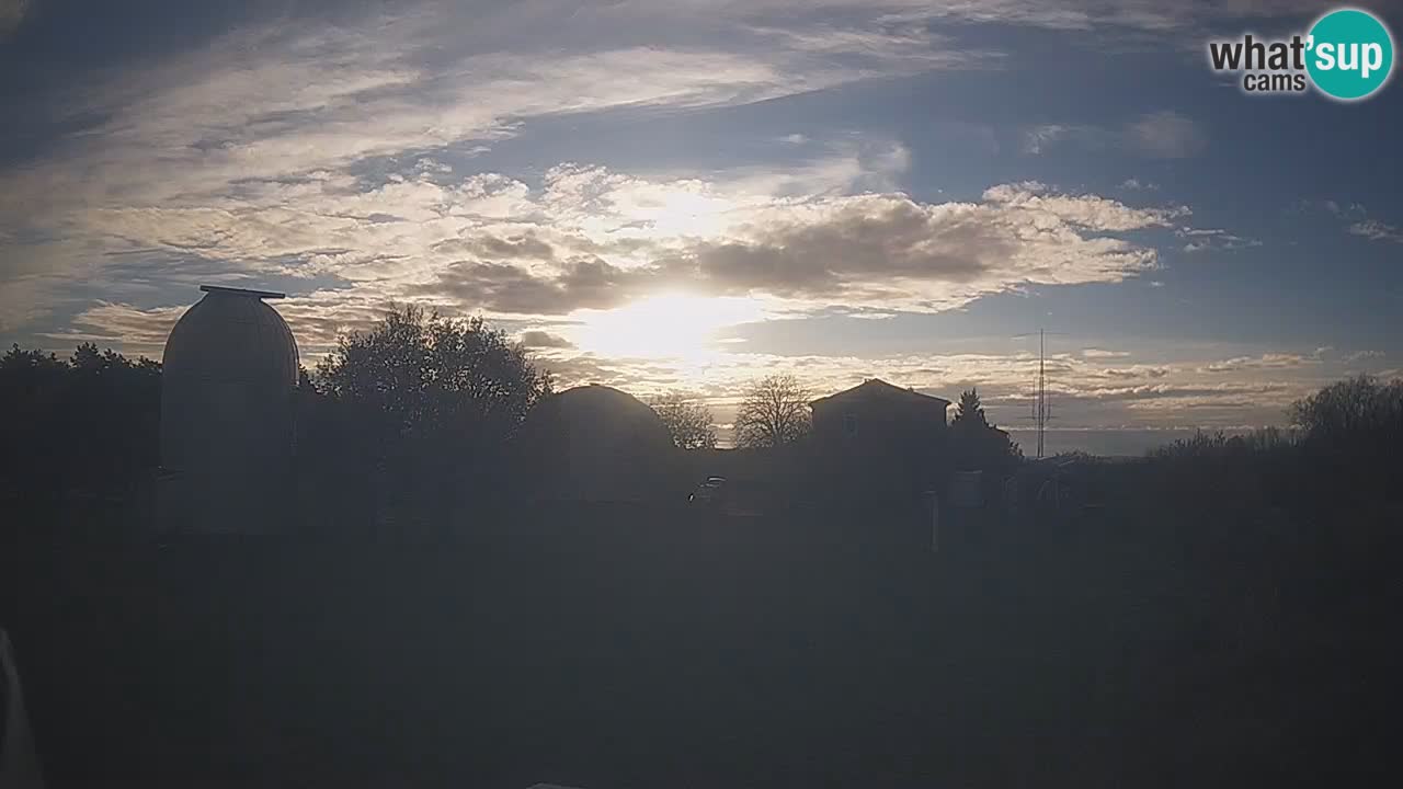 Observatorij Višnjan spletna kamera – Odkrivajte nebo, asteroide, komete in meteorite