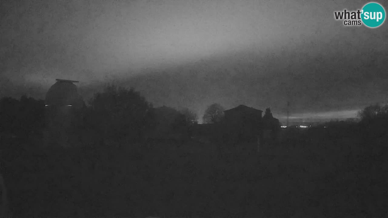 Observatorij Višnjan spletna kamera – Odkrivajte nebo, asteroide, komete in meteorite