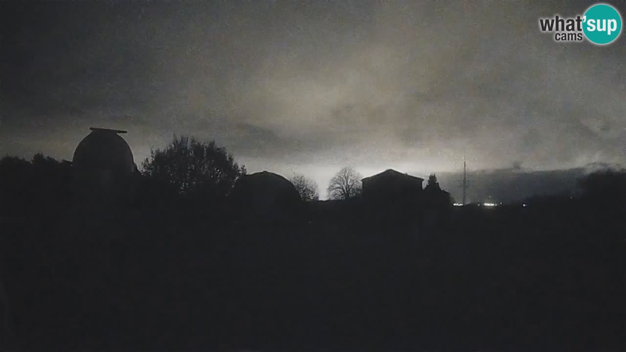 Webcam en direct de l’Observatoire de Višnjan – Explorez le ciel, les astéroïdes, les comètes et les météoroïdes