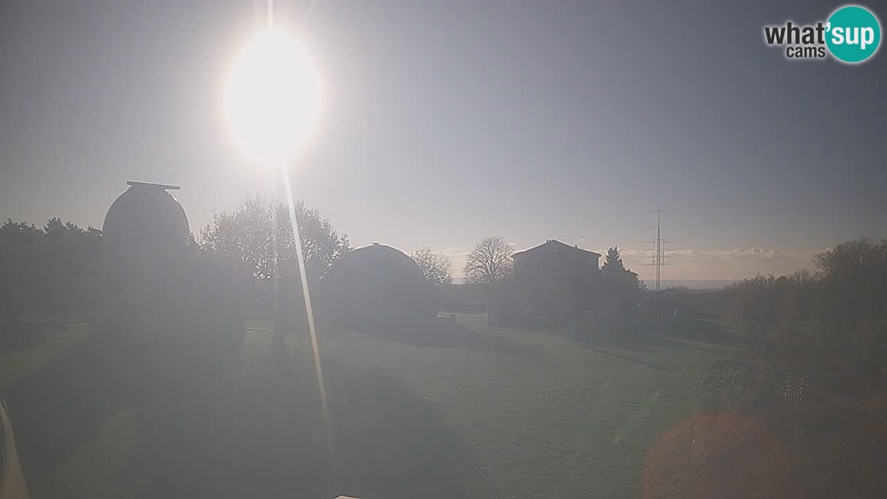 Višnjan-Observatorium Live Webcam – Explore the Sky, Asteroids, Comets, and Meteoroids