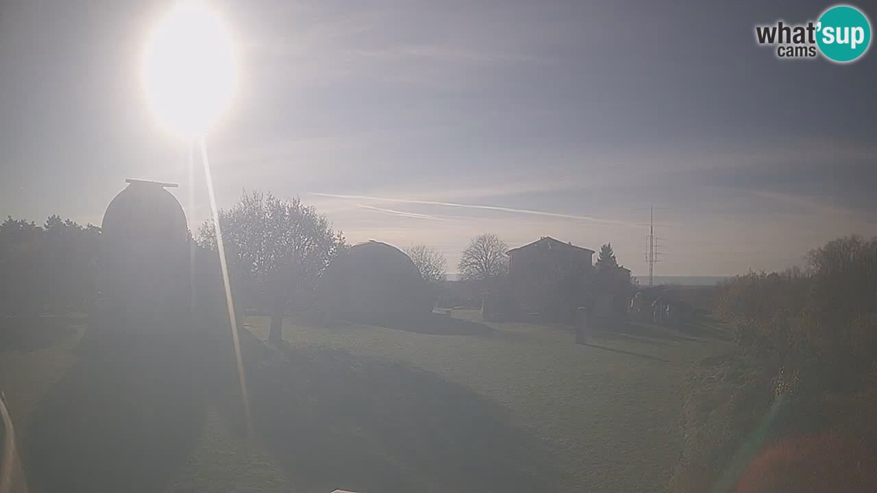 Cámara web en vivo del Observatorio de Višnjan: explora el cielo, los asteroides, cometas y meteoroides