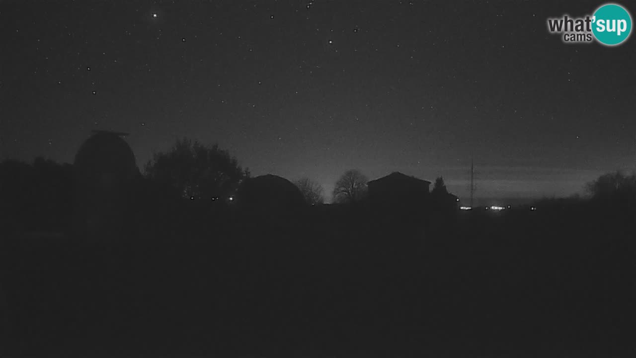 Webcam en direct de l’Observatoire de Višnjan – Explorez le ciel, les astéroïdes, les comètes et les météoroïdes