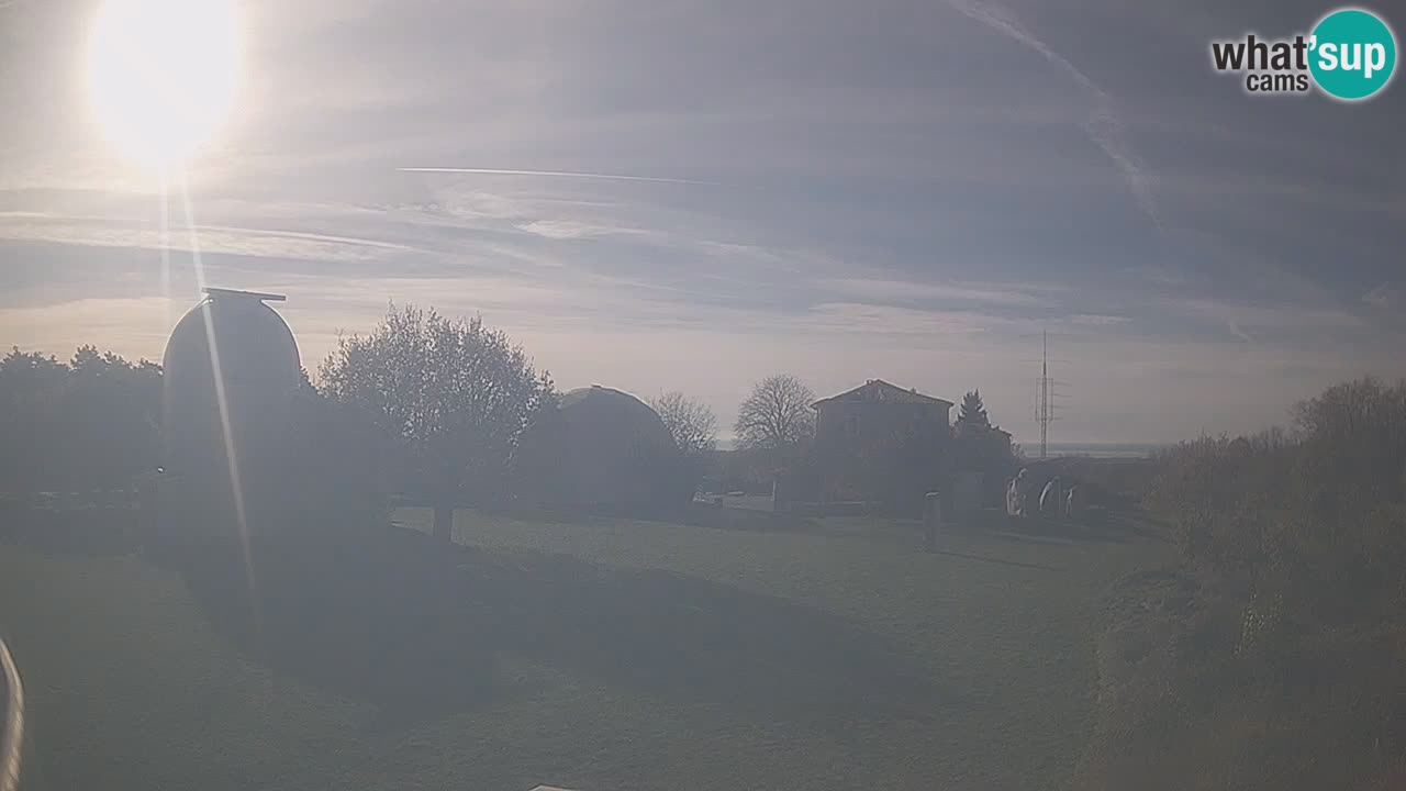 Cámara web en vivo del Observatorio de Višnjan: explora el cielo, los asteroides, cometas y meteoroides