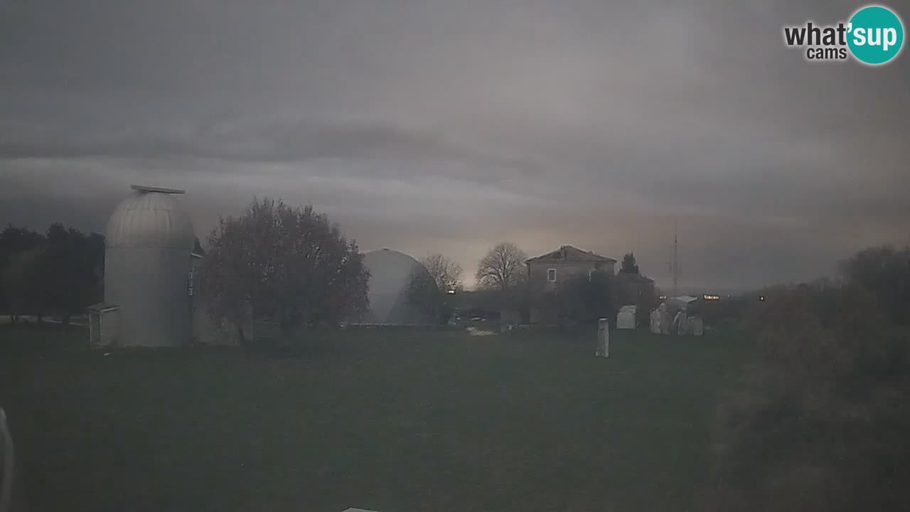 Višnjan-Observatorium Live Webcam – Explore the Sky, Asteroids, Comets, and Meteoroids