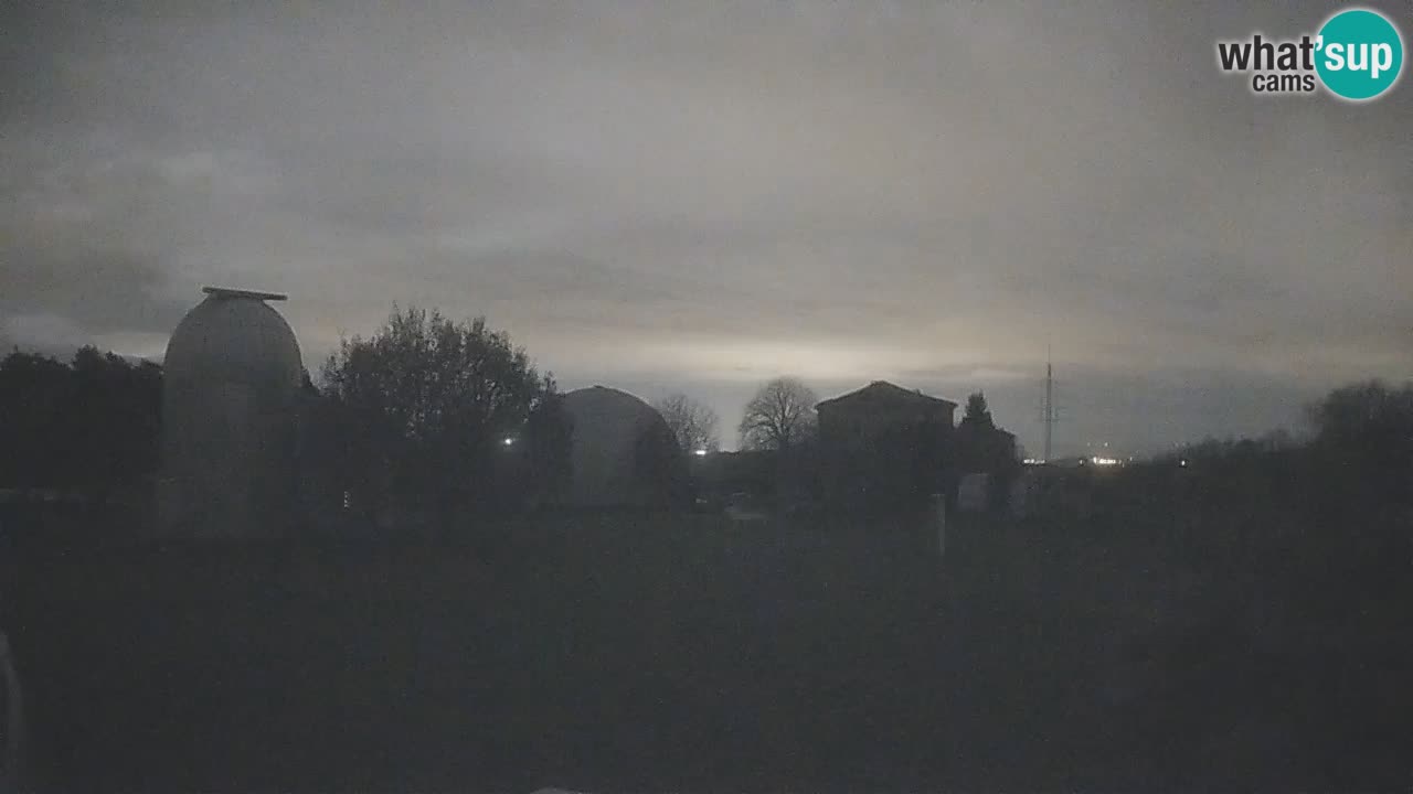 Webcam en direct de l’Observatoire de Višnjan – Explorez le ciel, les astéroïdes, les comètes et les météoroïdes