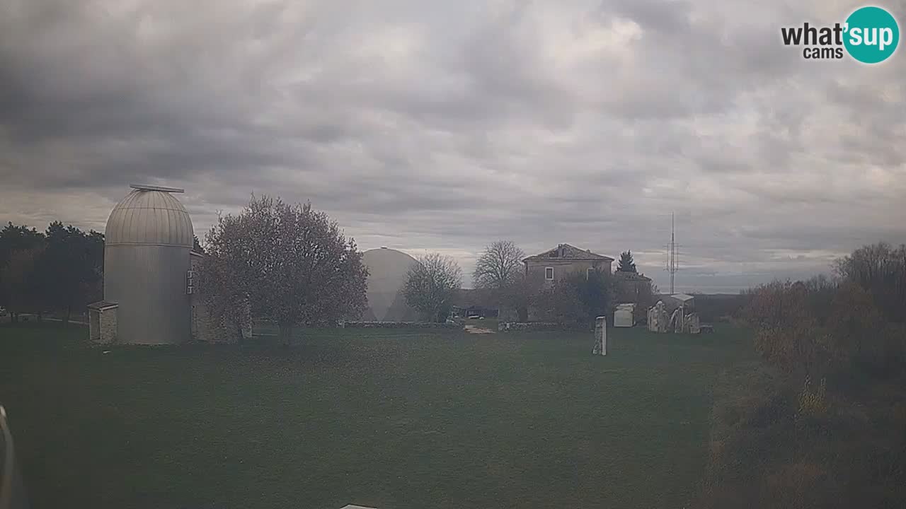 Višnjan-Observatorium Live Webcam – Explore the Sky, Asteroids, Comets, and Meteoroids