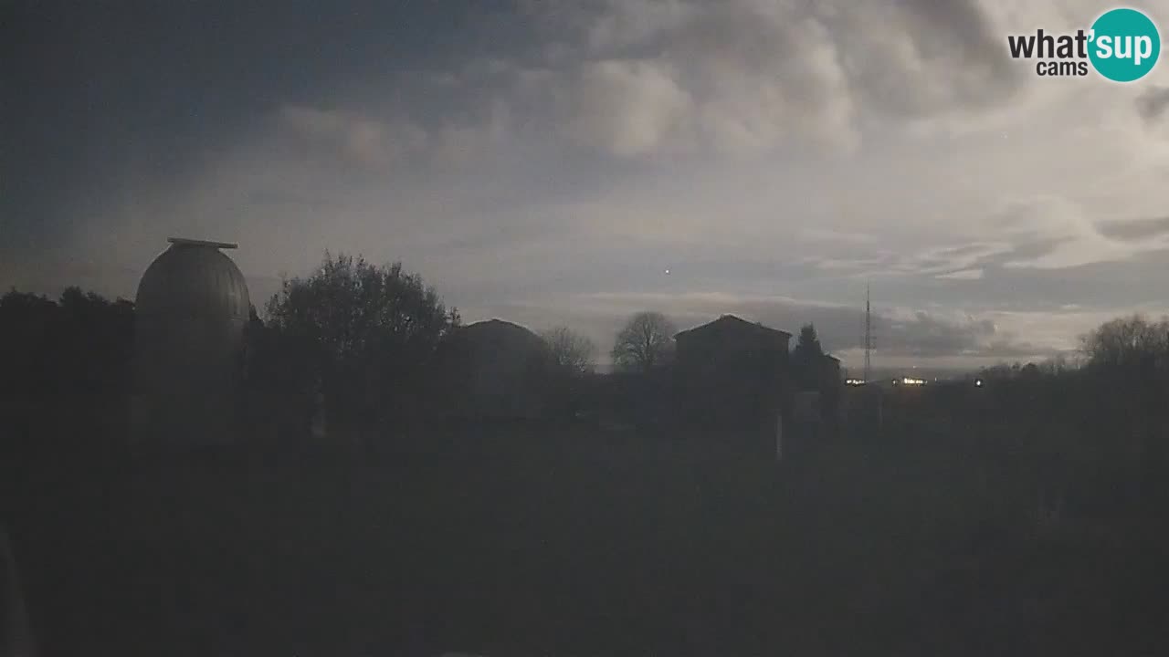 Webcam en direct de l’Observatoire de Višnjan – Explorez le ciel, les astéroïdes, les comètes et les météoroïdes