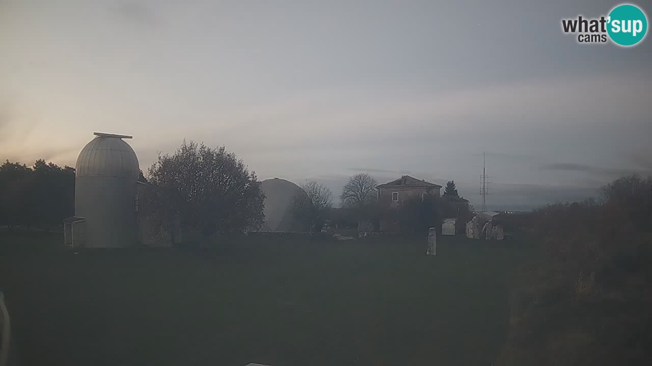 Webcam en direct de l’Observatoire de Višnjan – Explorez le ciel, les astéroïdes, les comètes et les météoroïdes