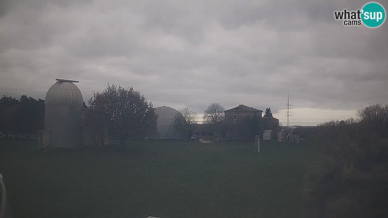 Višnjan-Observatorium Live Webcam – Explore the Sky, Asteroids, Comets, and Meteoroids