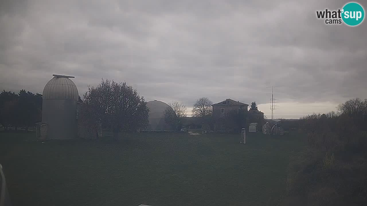 Webcam en direct de l’Observatoire de Višnjan – Explorez le ciel, les astéroïdes, les comètes et les météoroïdes