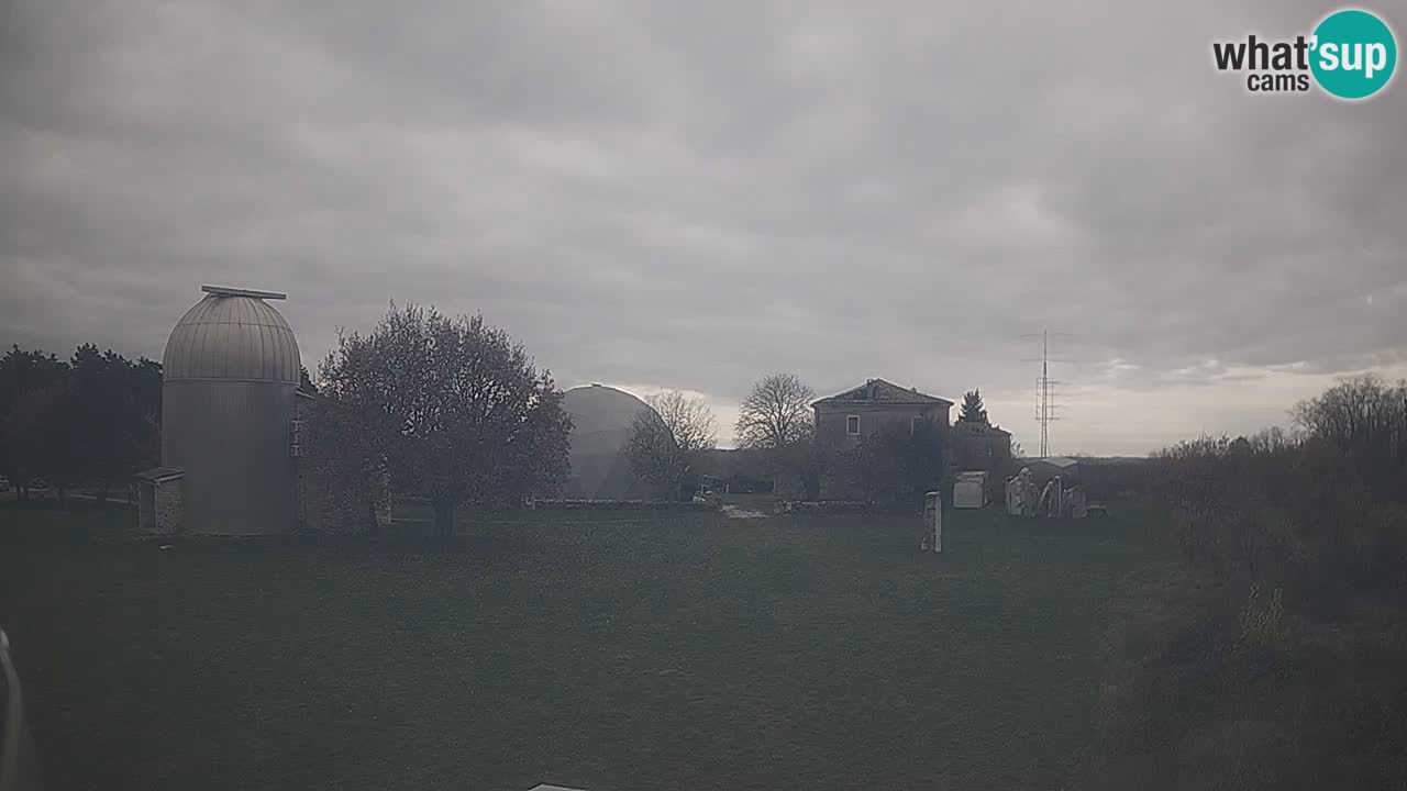 Višnjan-Observatorium Live Webcam – Explore the Sky, Asteroids, Comets, and Meteoroids