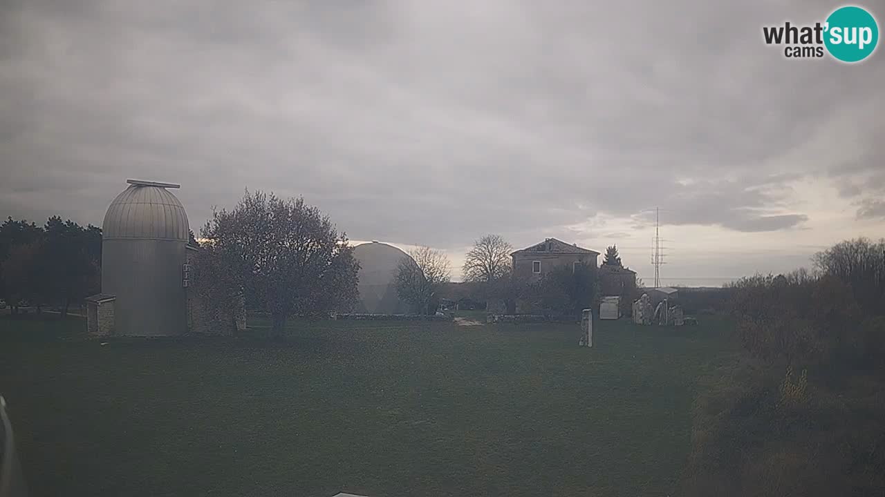 Webcam en direct de l’Observatoire de Višnjan – Explorez le ciel, les astéroïdes, les comètes et les météoroïdes