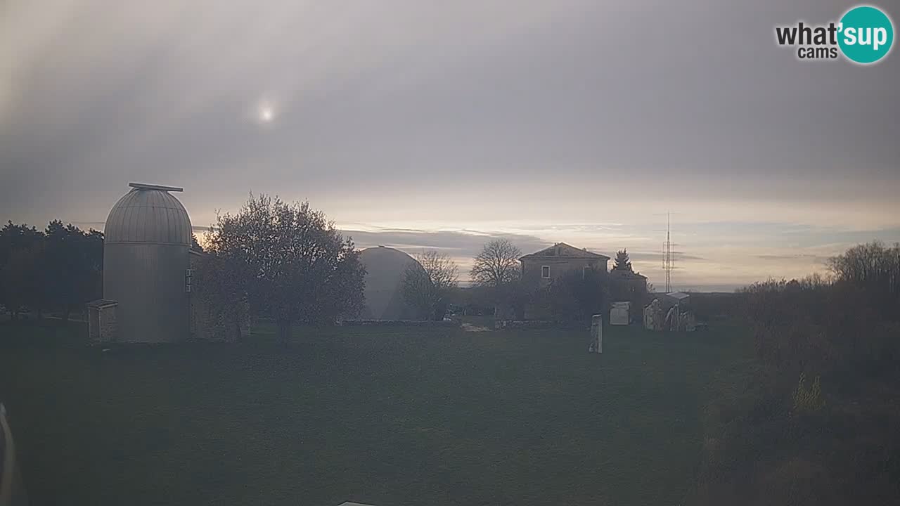 Webcam en direct de l’Observatoire de Višnjan – Explorez le ciel, les astéroïdes, les comètes et les météoroïdes