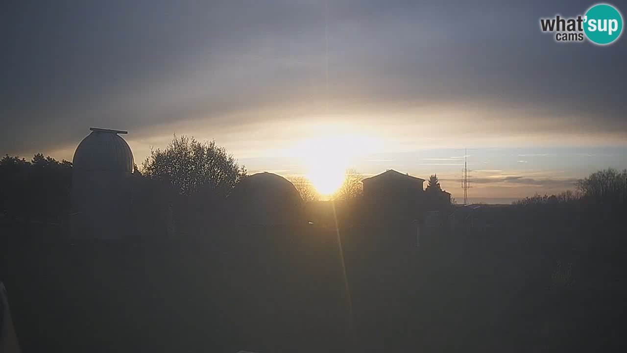 Webcam en direct de l’Observatoire de Višnjan – Explorez le ciel, les astéroïdes, les comètes et les météoroïdes