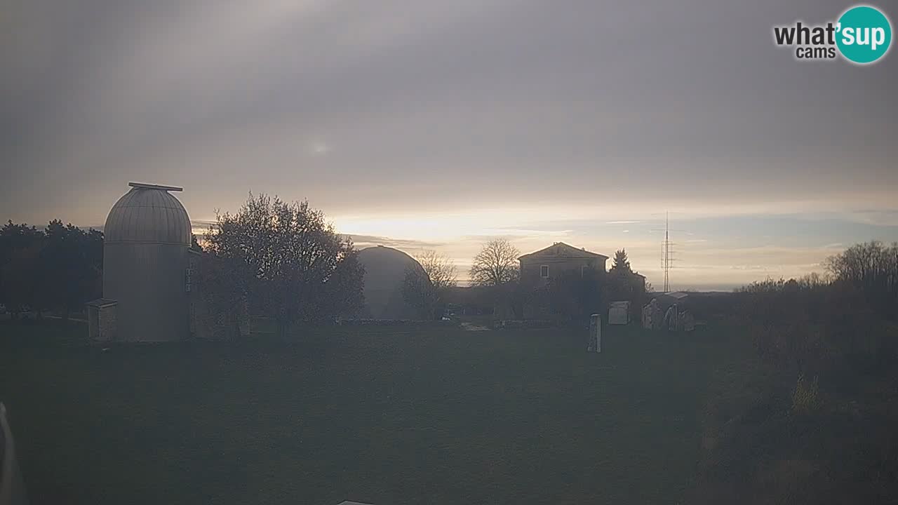 Cámara web en vivo del Observatorio de Višnjan: explora el cielo, los asteroides, cometas y meteoroides