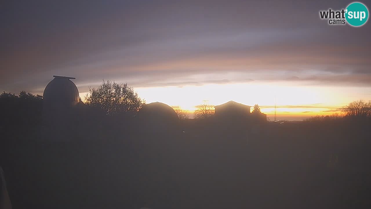 Webcam en direct de l’Observatoire de Višnjan – Explorez le ciel, les astéroïdes, les comètes et les météoroïdes