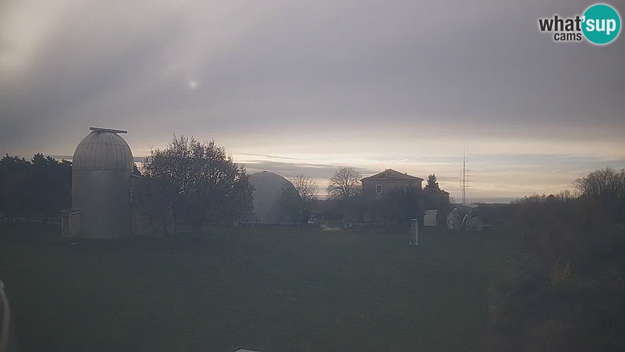 Observatorij Višnjan spletna kamera – Odkrivajte nebo, asteroide, komete in meteorite