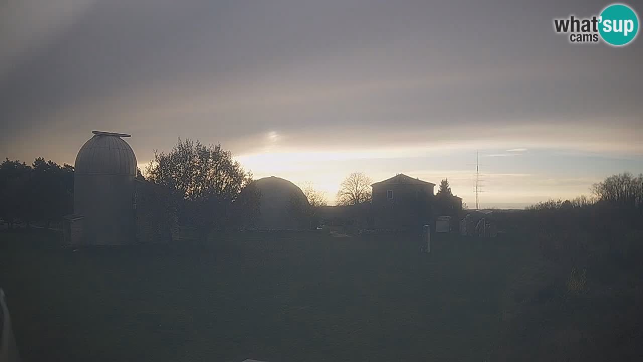 Observatorij Višnjan spletna kamera – Odkrivajte nebo, asteroide, komete in meteorite