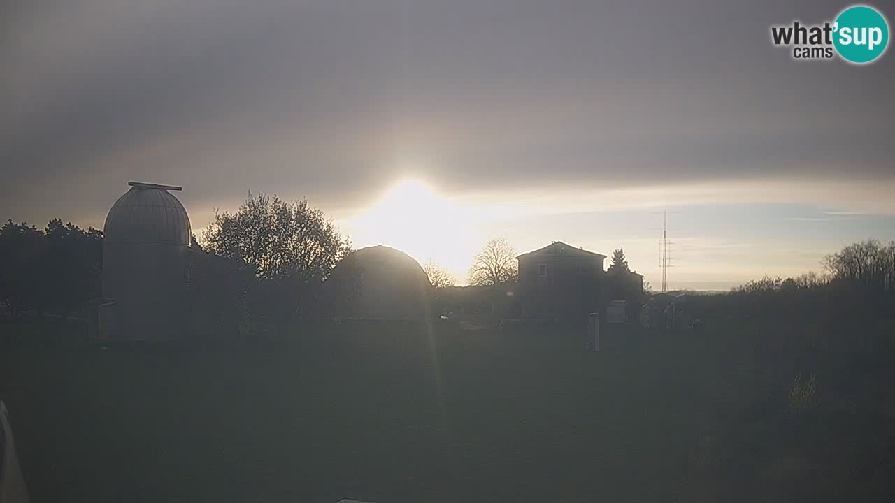 Webcam en direct de l’Observatoire de Višnjan – Explorez le ciel, les astéroïdes, les comètes et les météoroïdes