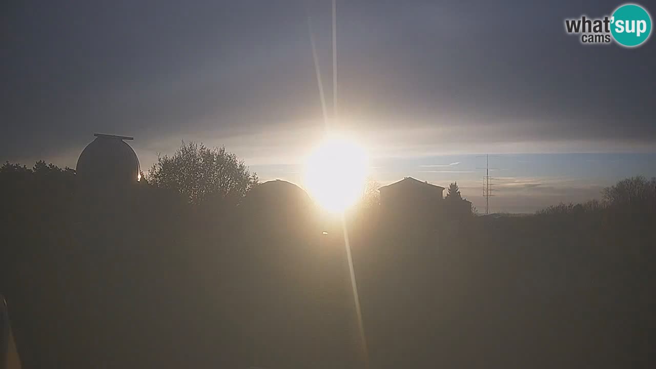 Višnjan-Observatorium Live Webcam – Explore the Sky, Asteroids, Comets, and Meteoroids