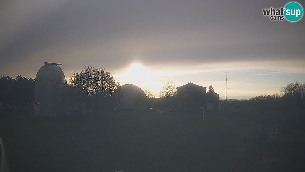 Višnjan-Observatorium Live Webcam – Explore the Sky, Asteroids, Comets, and Meteoroids